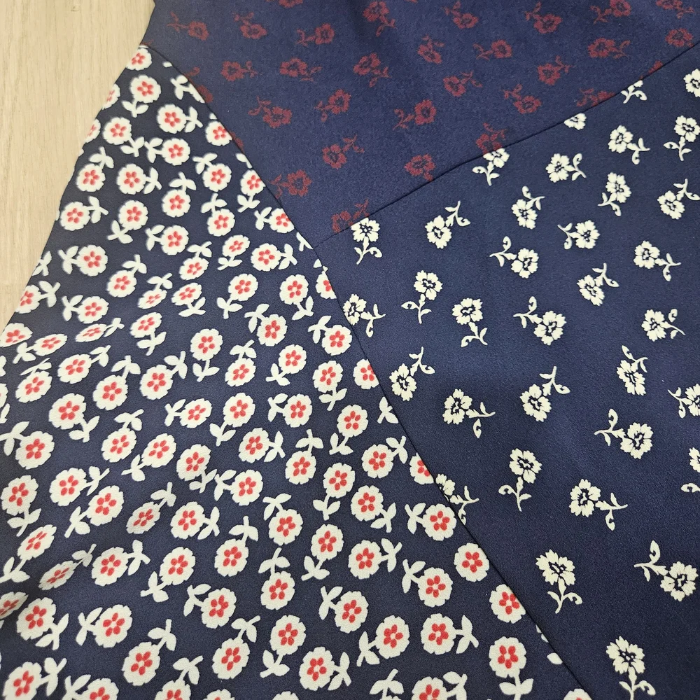 Talbots Women's Pieced Floral Midi Skirt, Blue, Red, White, Lined, Size 8P - Picture 5 of 8